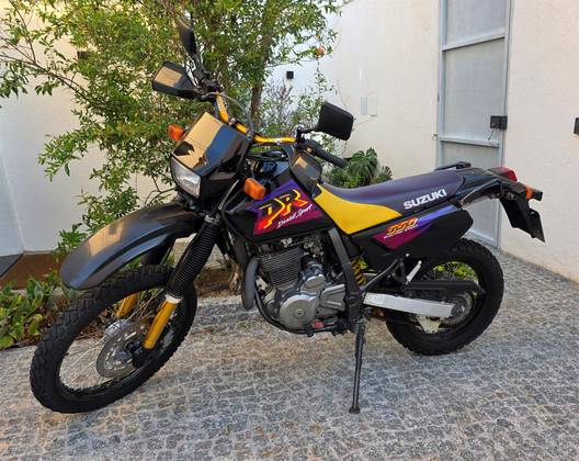 SUZUKI DR 650 RE 